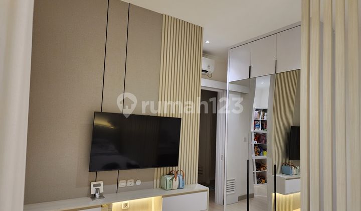 Rumah Hook Renov Dekat Kolam Ellista Village Gading Serpong 2