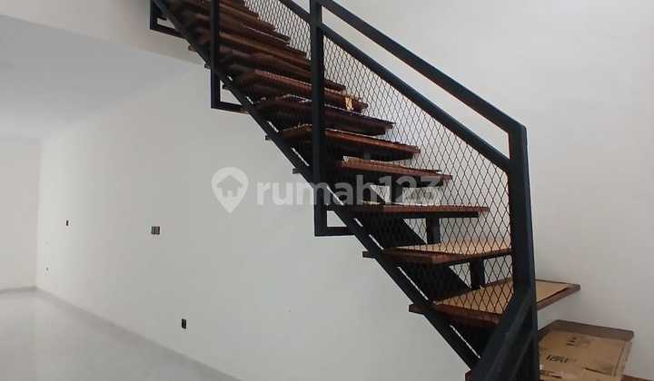 Rumah Baru Renov Siap Huni Delatinos BSD Rumah Baru Renov Siap Huni Delatinos BSD