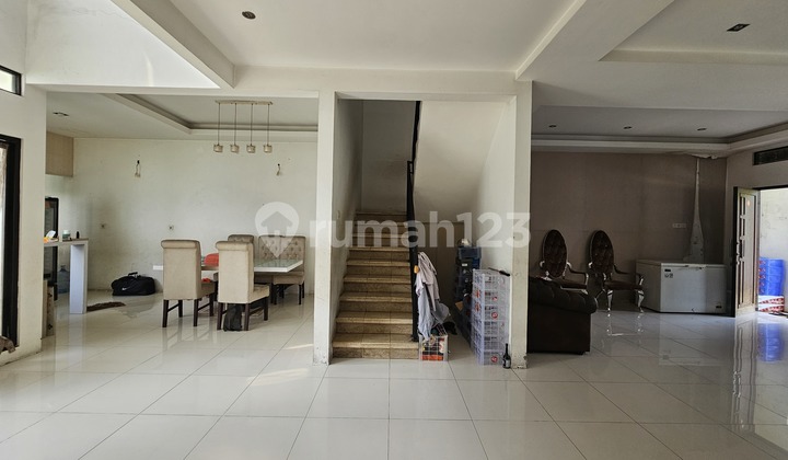 For Sale Well-Maintained House in Giriloka Bsd 2