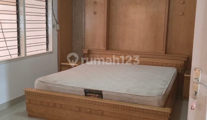 Disewakan Rumah di Janur Elok 2