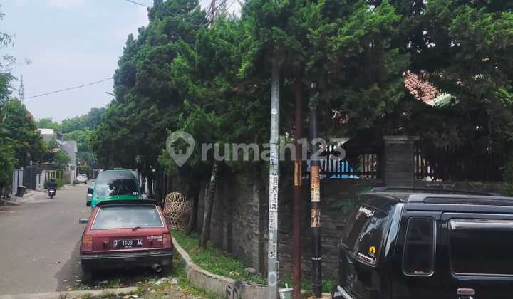 Spacious House at an Attractive Price in Regol Bandung – A Rare Investment Opportunity! 2