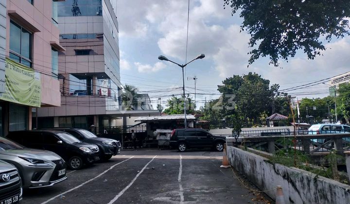 4-Story Shop House + Rooftop, Strategic & Ready to Occupy – Quick Sale!