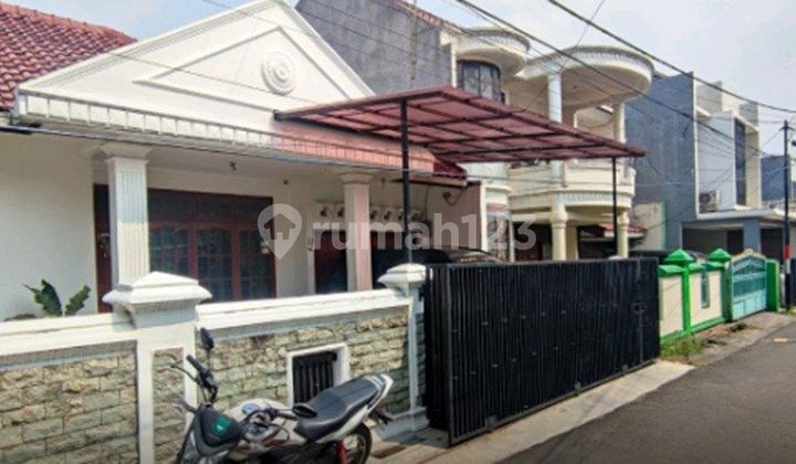 Ready-to-Occupy House with Large Land in Duren Sawit – Quiet Location, Easy Access! Ready-to-Occupy House with Large Land in Duren Sawit – Quiet Location, Easy Access!