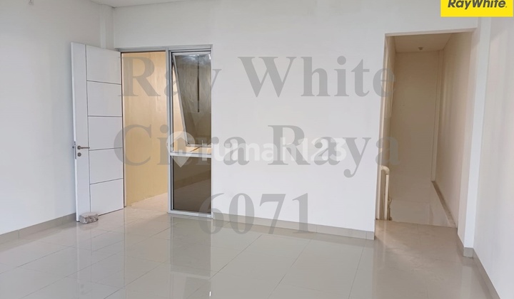 Sewa Ruko Full Renovasi 3 Lantai Siap Usaha di Grand Boulevard Sewa Ruko Full Renovasi 3 Lantai Siap Usaha di Grand Boulevard