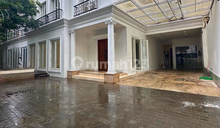 For Rent Fast Beautiful Luxury House Ready to Live In Commercial Area Can Be Office or Clinic or Business Space or For Residence Kebayoran Baru Area South Jakarta