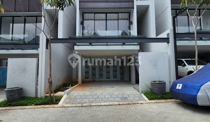 For Quick Sale: Modern Move-In Ready House in Serenia Hills Complex Near Fatmawati, Cilandak, and Pondok Indah Area, Lebak Bulus Serenia Hills, South Jakarta