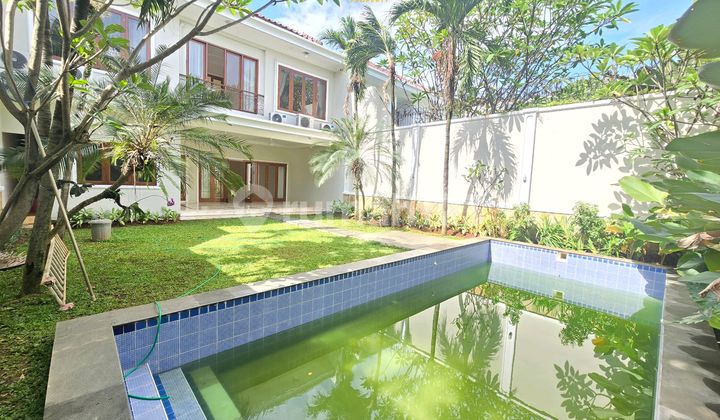 For Rent Beautiful Single House Ready to Occupy Location Near International School and Culinary Area Kemang South Jakarta For Rent Beautiful Single House Ready to Occupy Location Near International School and Culinary Area Kemang South Jakarta