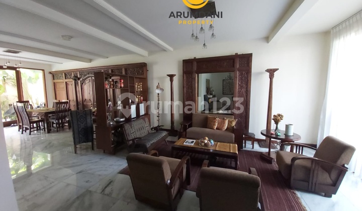 Disewakan Rumah Cantik Asri Dekat Sekolah Internasional dan Dekat Kuliner dan Harga Murah Area Kemang Jakarta Selatan