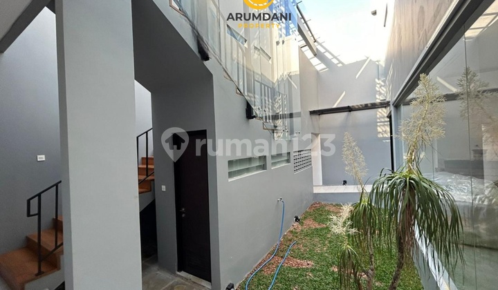 For Rent: Affordable, Move-in Ready, Beautiful Modern House in a Strategic Location Near Offices, Embassies, and Officials and Business Area, Kuningan, South Jakarta 2