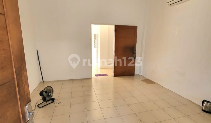 For Rent: House Suitable for Office Near Senayan, Mega Kuningan, Sudirman, and Thamrin, Good Location in Menteng Area, Central Jakarta For Rent: House Suitable for Office Near Senayan, Mega Kuningan, Sudirman, and Thamrin, Good Location in Menteng Area, Central Jakarta