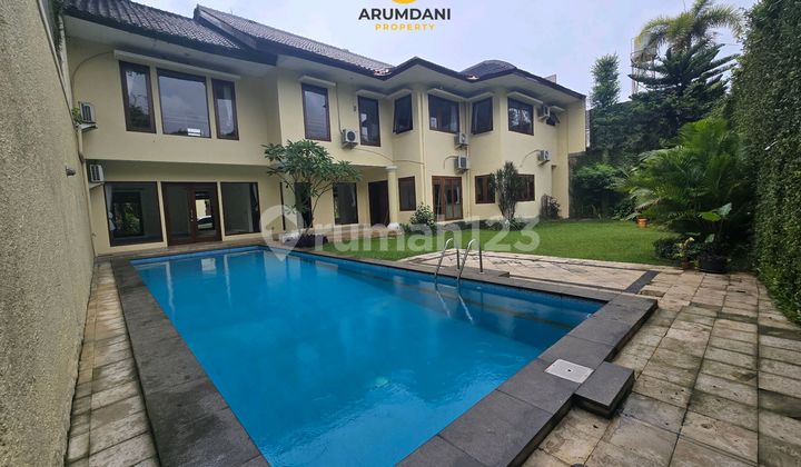Disewakan Rumah Cantik Dalam Compound Dekat Sekolah Internasional Ais dan Sekolah Internasional Lainnya dan Kuliner dan Dekat Kemang Raya dan Ampera Raya Area Pejaten Kemang Jakarta Selatan