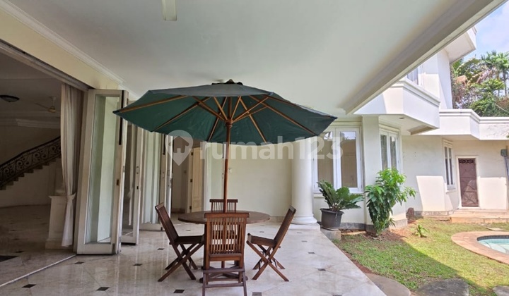 For Rent: Beautiful Luxurious White House Near International School, Close to Dining Spots, Near Kuningan and Kebayoran Baru in Kemang Area, South Jakarta