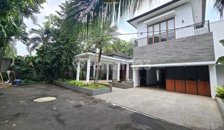 Luxury Beautiful House for Rent, Strategic Location Near Kemang Raya, South Jakarta