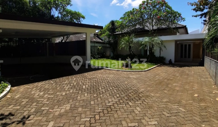 Disewakan Rumah Cantik Asri Bangunan 1 Lantai Furnished bisa Kantor dan Tempat Tinggal Dekat Sekolah Internasional dan Dekat Kuliner Area Kemang Cipete Jakarta Selatan 2