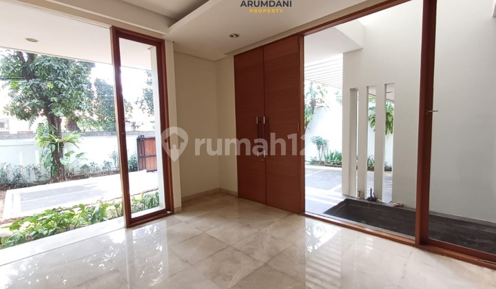 Dijual Rumah Modern Siap Huni Lokasi Asri dan Nyaman Tenang Dekat Sekolah Internasional dan Dekat Kemang Raya dan Dekat Kuningan dan Kebayoran Baru Area Kemang Jakarta Selatan 2