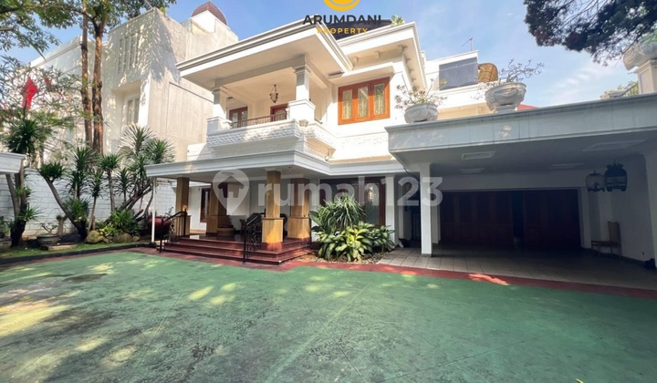 For Rent Luxury House Suitable for Silent Office and Residence Strategically Located Near Sudirman, Thamrin, Senayan, and Mega Kuningan in Menteng, Central Jakarta For Rent Luxury House Suitable for Silent Office and Residence Strategically Located Near Sudirman, Thamrin, Senayan, and Mega Kuningan in Menteng, Central Jakarta