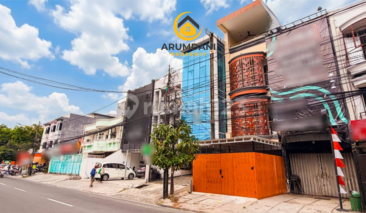 For Sale 24-Room Boarding House Fully Occupied with Monthly Revenue of 53.6 Million Near Untar, Ukrida, Trisakti & Esa Unggul Campuses and Office Area, Strategic Location, Affordable Price in Tanjung Duren, West Jakarta.