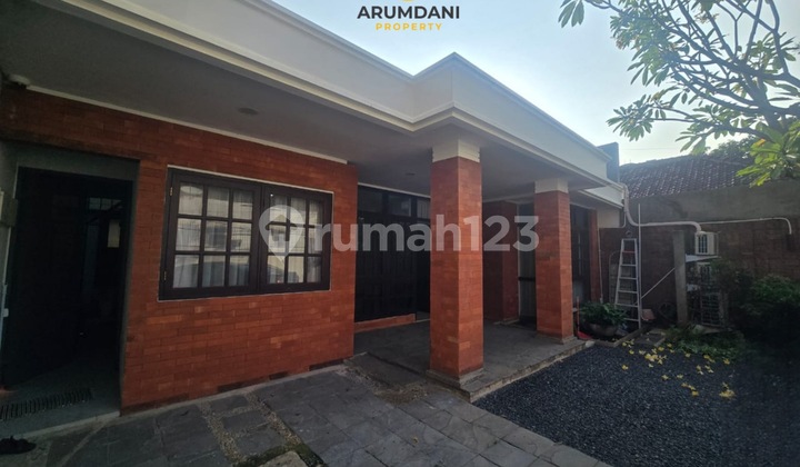 Disewakan Rumah Cantik Baru Renovasi Siap Huni Lokasi Strategis Dekat Kemang Raya Jakarta Selatan Disewakan Rumah Cantik Baru Renovasi Siap Huni Lokasi Strategis Dekat Kemang Raya Jakarta Selatan