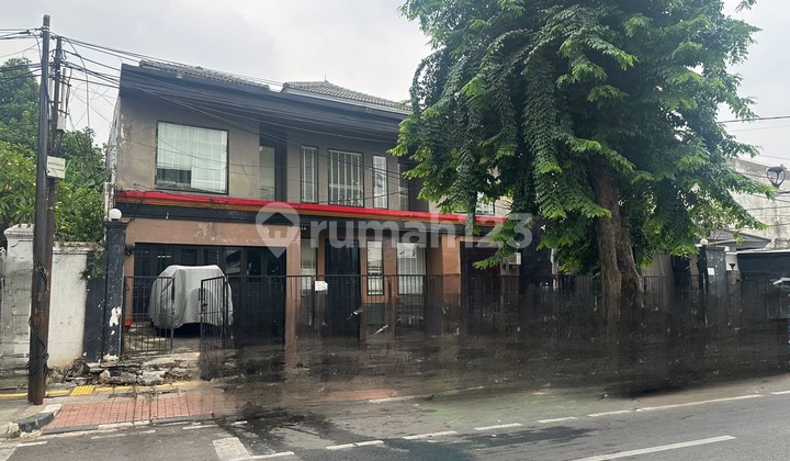 For Sale Below Market Price Commercial Space Suitable for Cafe, Boarding House, Shop House, Residence, Clinic, or Multi-functional Use. Located in a Busy, Commercial, and Strategic Area Near Kuningan, Mt Haryono, and Pancoran, Tebet, South Jakarta. For Sale Below Market Price Commercial Space Suitable for Cafe, Boarding House, Shop House, Residence, Clinic, or Multi-functional Use. Located in a Busy, Commercial, and Strategic Area Near Kuningan, Mt Haryono, and Pancoran, Tebet, South Jakarta.