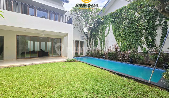 For Rent Beautiful House Inside Compound Near School, Culinary and Office Areas Close to Kemang Raya and Pejaten Shopping Area, South Jakarta
