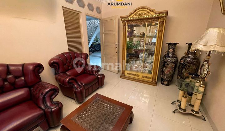 Quick Sale Beautiful Cheap House Strategic Location Near Toll Road and Schools Close to Cempaka Putih and Menteng Area Kemayoran Central Jakarta 2