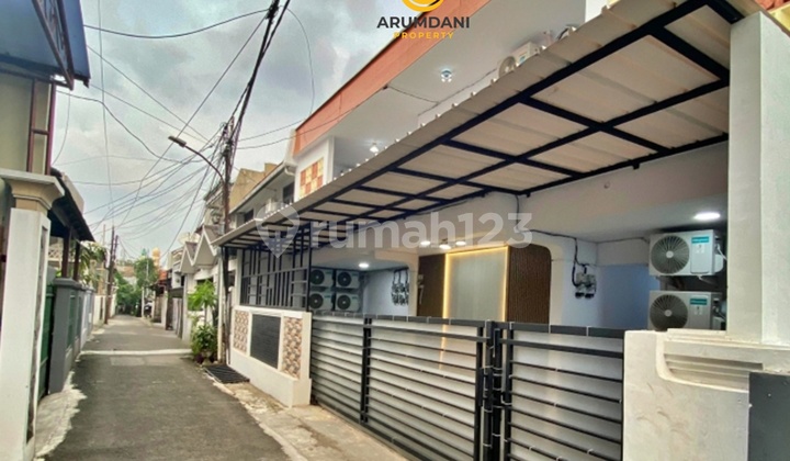 Di Jual Kost Exclusive 22 Kamar Penuh Omset 48 Jt/bln Di Tebet Barat, Jakarta Selatan.sudah Ada Yg Ngelola, Owner Baru Tinggal Terima Income Setiap Bulan. Dekat Kampus Dan Perkantoran Dan Tol Dan Kuliner Area Tebet Barat Jakarta Selatan 