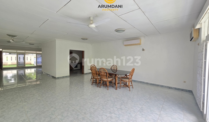 For Rent: Affordable House Suitable for Office and Residence Near New Zealand School, Culinary Spots, and Kemang Raya Area, South Jakarta 2