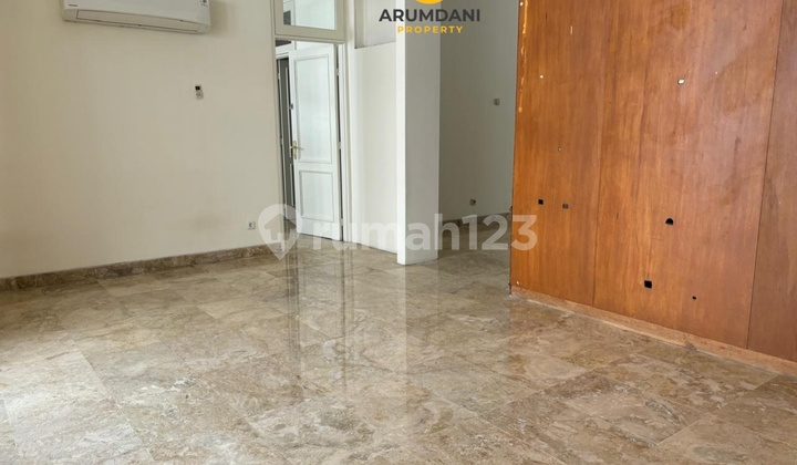 Disewakan Rumah Cantik Asri Bangunan Siap Huni bisa Kantor dan Tempat Tinggal Lokasi Dekat Mabes dan Senopati dan Scbd Area Selong Senopati Kebayoran Baru Jakarta Selatan 2