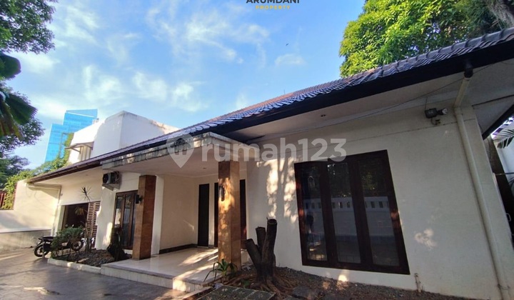 For Rent Beautiful Greenery House Near Mega Kuningan Area, Offices and Embassies, Expatriates, Close to Menteng, Kemang, and Sudirman Area, Near Patra Kuningan, South Jakarta For Rent Beautiful Greenery House Near Mega Kuningan Area, Offices and Embassies, Expatriates, Close to Menteng, Kemang, and Sudirman Area, Near Patra Kuningan, South Jakarta