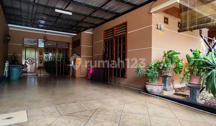 Quick Sale Serene House Affordable Price Strategic Location Near LRT and Halim and Schools and Toll Road Area in Jatiwaringin, Pondok Gede, Bekasi West Java