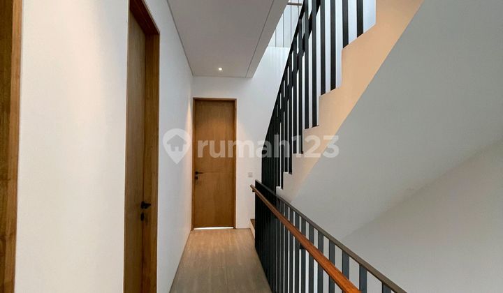 Dijual Rumah Modern Private Pool Harga Murah Siap Huni Lokasi Strategis Dalam Komplek Area Kemang Cipete Jakarta Selatan 2