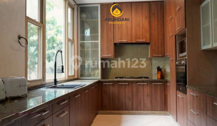 For Rent New Renovated Luxury House in SCBD Area, Close to Mabes, Gunawarman, Blok M, MRT, and Senopati Area, Kebayoran Baru, South Jakarta For Rent New Renovated Luxury House in SCBD Area, Close to Mabes, Gunawarman, Blok M, MRT, and Senopati Area, Kebayoran Baru, South Jakarta