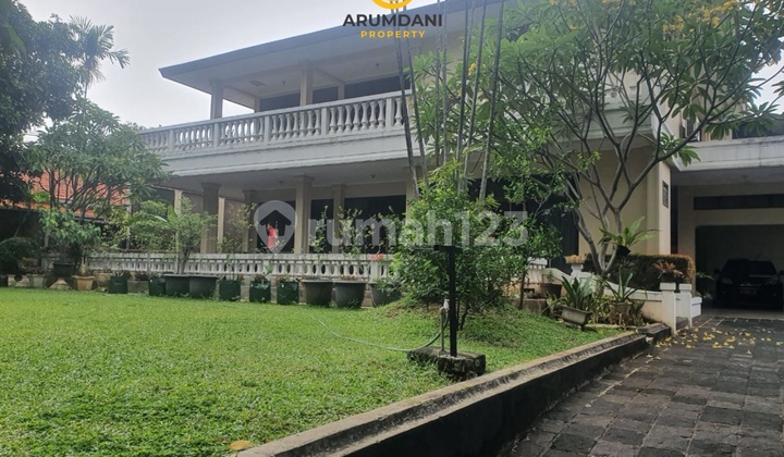 Dijual Rumah Lama Harga Murah Dibawah NJOP Lokasi Pinggir Jalan Raya bisa untuk Gedung Kantor, Restoran, Cafe, Office, Clinic, Hotel atau Kost Kostan atau Dealer Mobil atau Motor atau Ruko atau Multifungsi Area Hj Nawi Cipete Dekat Pondok Indah Kebayoran 