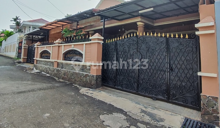 Quick Sale Serene House Affordable Price Strategic Location Near LRT and Halim and Schools and Toll Road Area in Jatiwaringin, Pondok Gede, Bekasi West Java