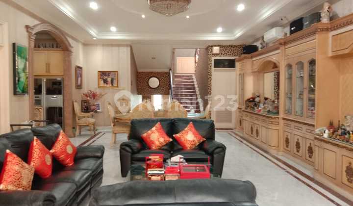 DIJUAL RUMAH MEWAH SIAP HUNI 4br di PIK 1, Jakarta Utara