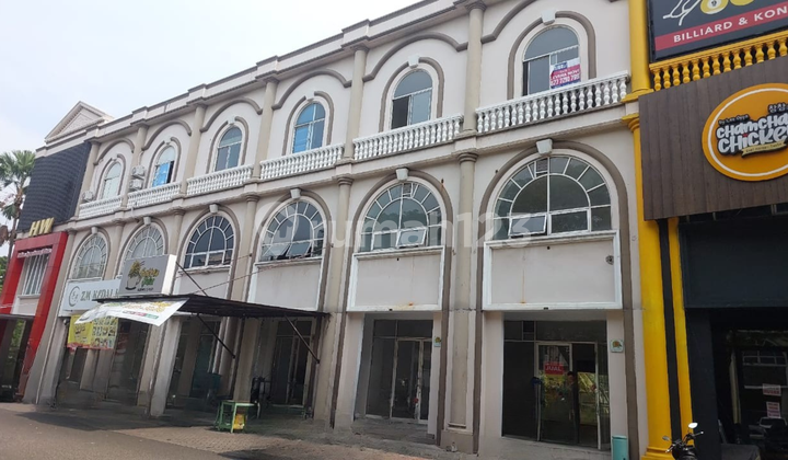 FOR RENT: GREEN LAKE SHOPHOUSE