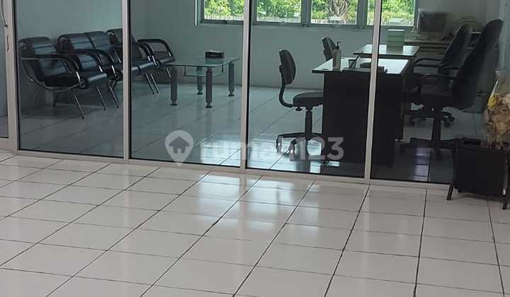 FOR SALE 4-STORY SHOPHOUSE in Elang Laut, North Jakarta