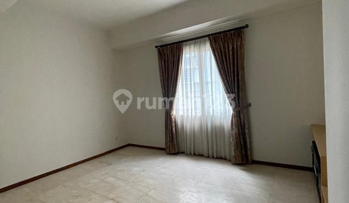Dijual unit apartemen siap huni dan terawat 3br  di royal mediterania, central park, jakarta barat. 2