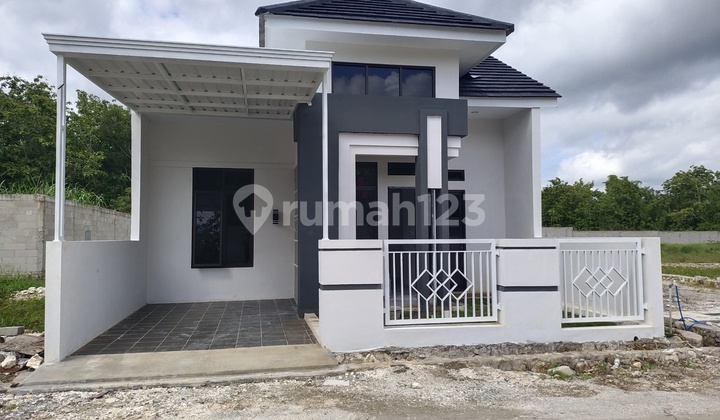 Hunian Minimalis Modern Tengah Kota Gunungkidul