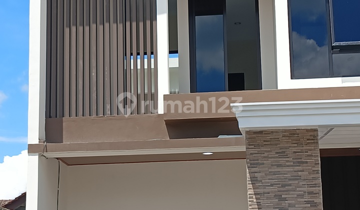 90 Juta Dapatkan Villa Modern Minimalis Ditenggah Kota
