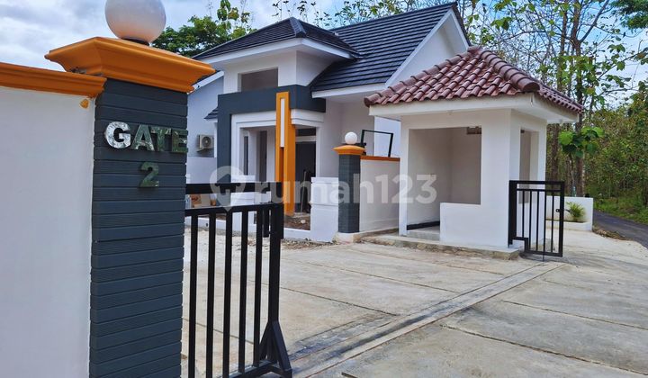 Rumah Strategis Di Pusat Kota Free Kanopi Dan Carport 2