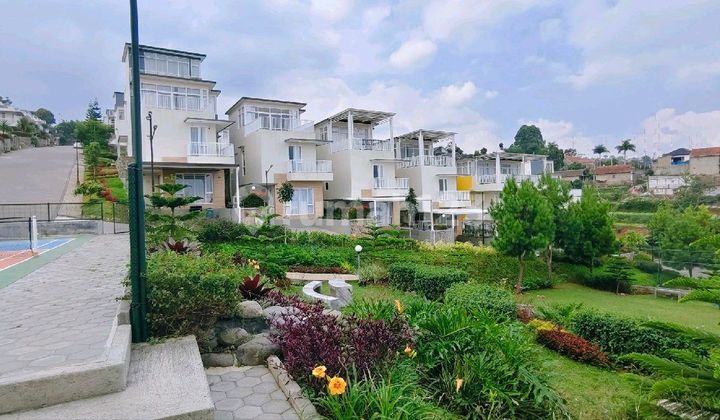 Rumah Villa Sejuk Dengan View Pegunungan Dan Kota Bandung