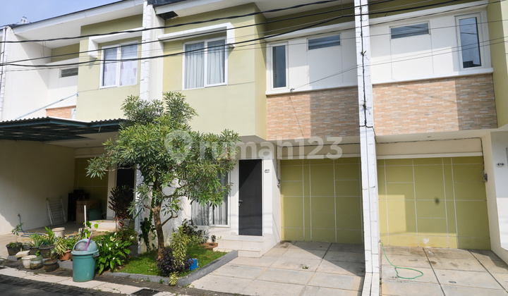 Rumah 2 Lantai Siap Huni di Perumahan Darmawangsa Hills At Pamoyanan, Bogor 1