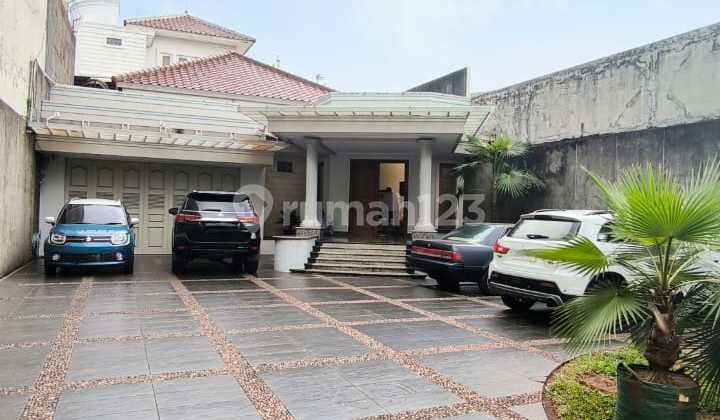 Rumah Mewah Furnished di Kemanggisan, Jakarta Barat