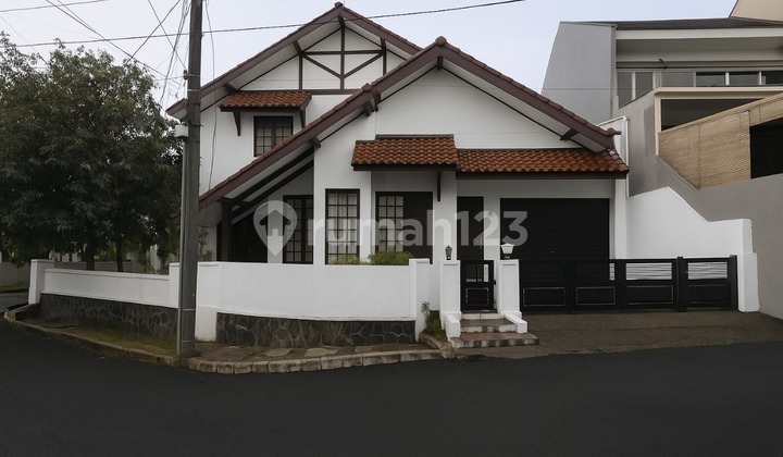 Rumah 2 Lantai Hadap Selatan di Cinere Depok Rumah 2 Lantai Hadap Selatan di Cinere Depok