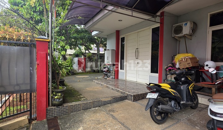 Rumah Hook 2 Lantai di Komp Metro Permata