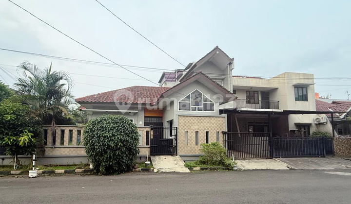 Disewakan Rumah Hook 2 Lantai di Villa Melati Mas, Tangerang Selatan