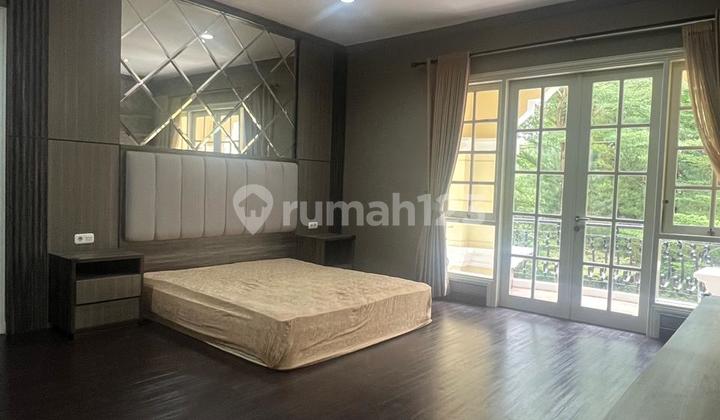 Rumah Hoek America Style di The Green BSD, Tangerang Selatan 2