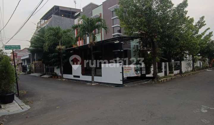 For Sale: 2-story hook house ready to occupy in Galaxi, Bekasi.