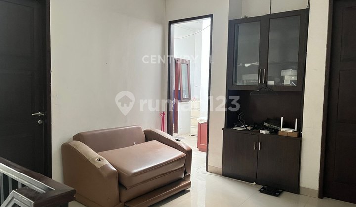 Spacious 120 Ready-to-Occupy House in Cempaka Putih, Central Jakarta Nv16744 2